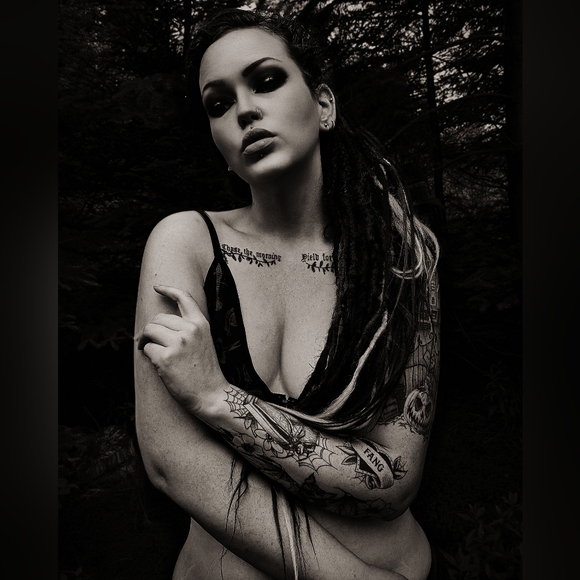 Meet your Posher, Michellenicoletiley - Picture 3 of 6